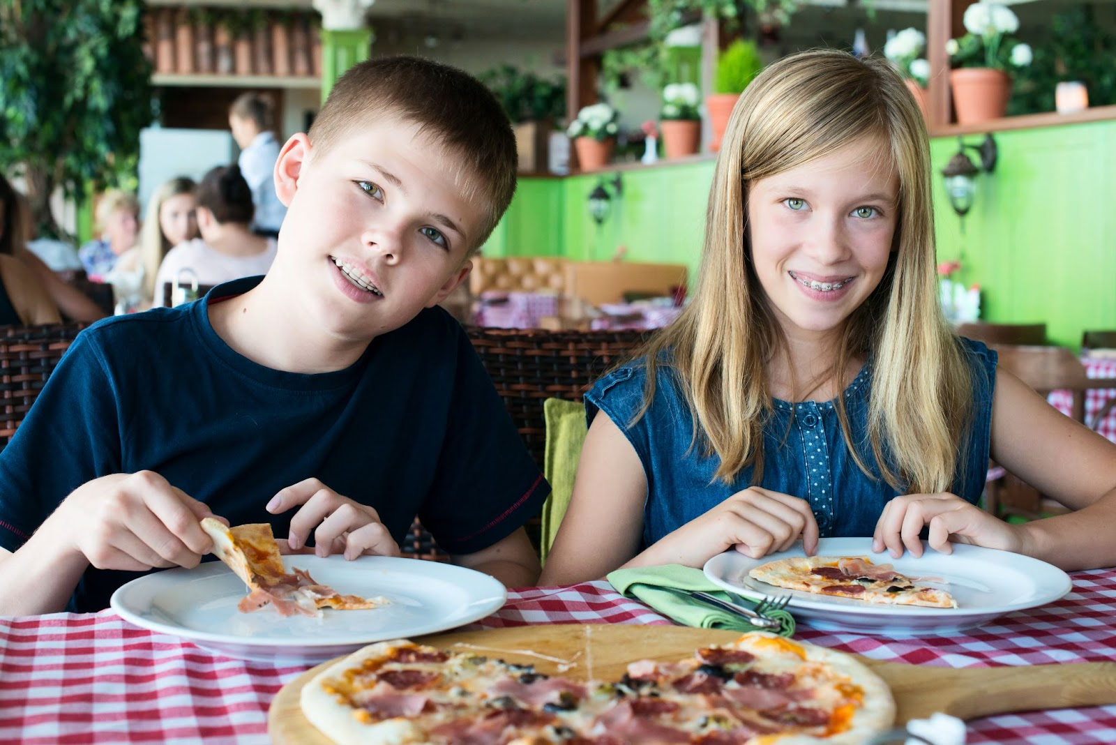 Your Guide to Healthy Dining in Kansas City While Wearing Braces
